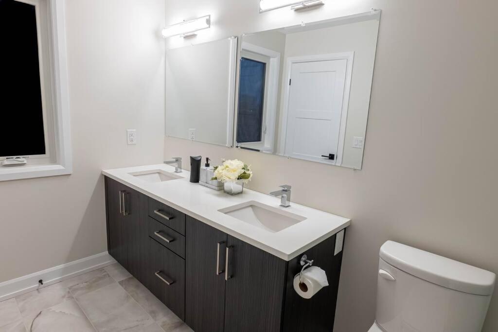 Apartamento Luxury Niagara 3 Bdr Townhouse /Garage Exterior foto